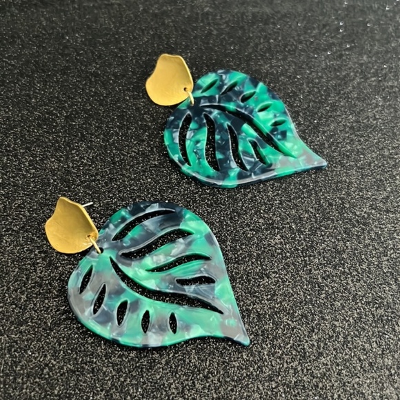 New Tropical Leaf Earrings - Picture 3 of 4